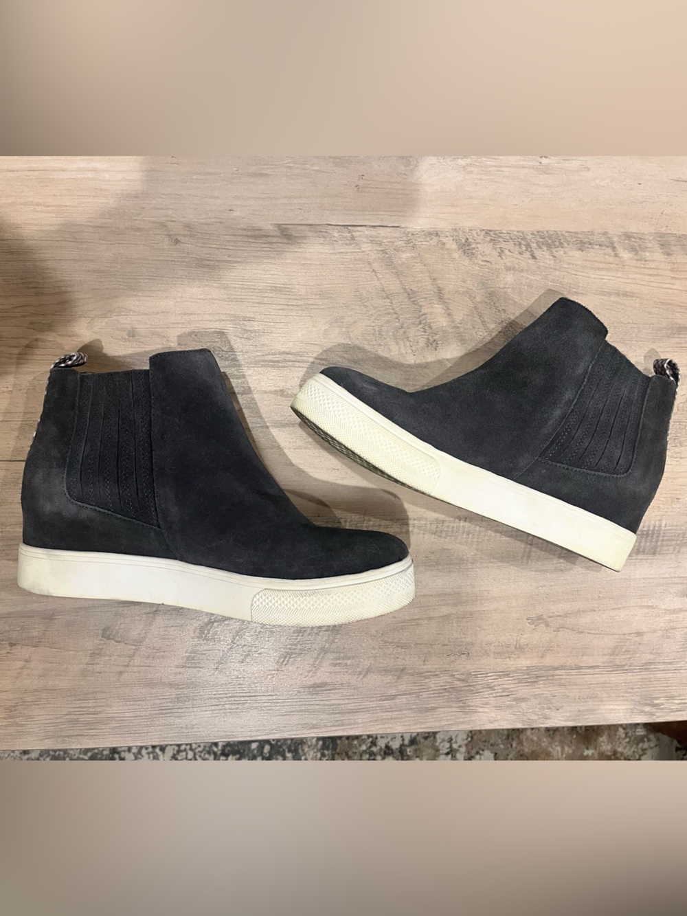 Dolce Vita Dark Grey Suede Slip-On Platform heel Sneaker
